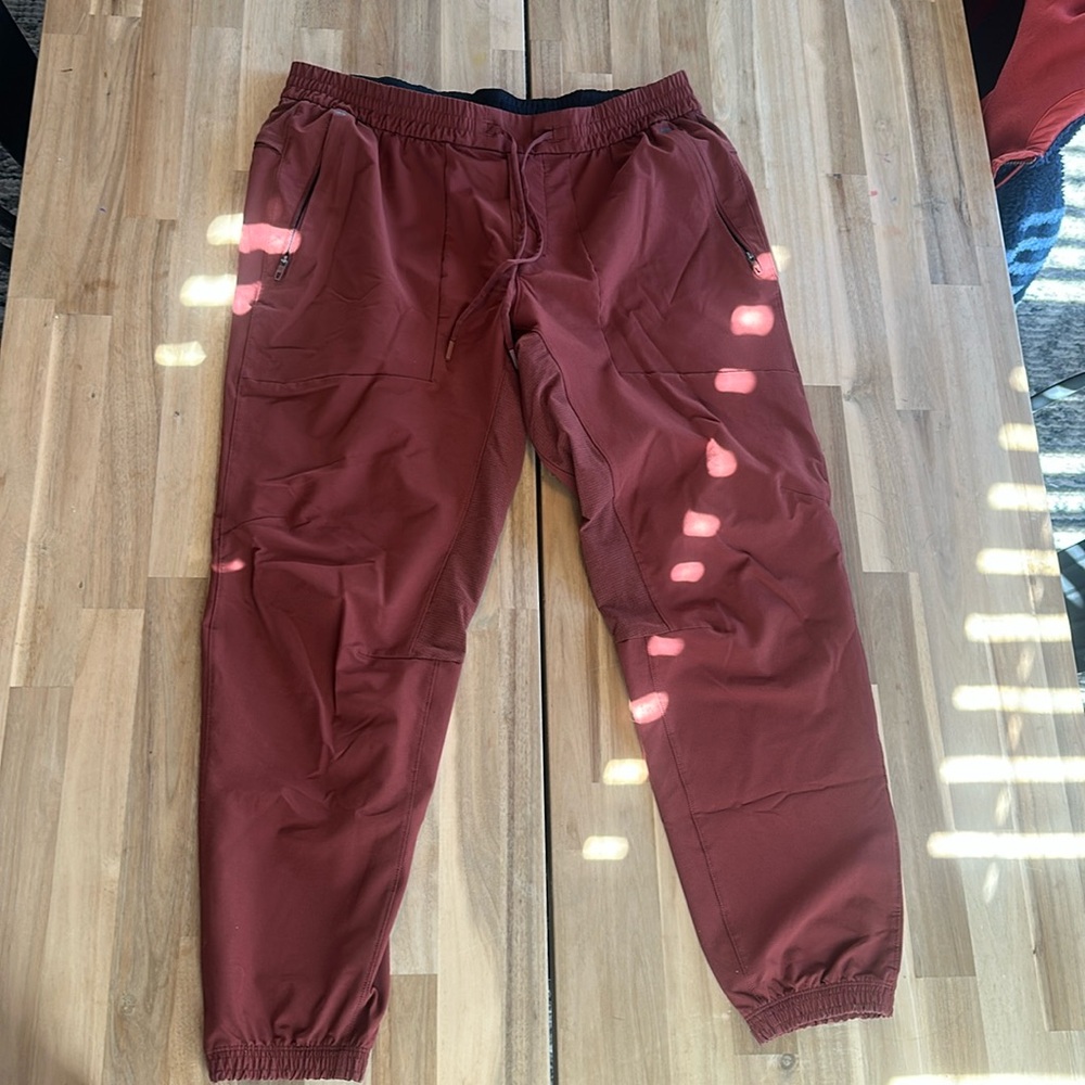 Lululemon - License to Train Jogger - XL